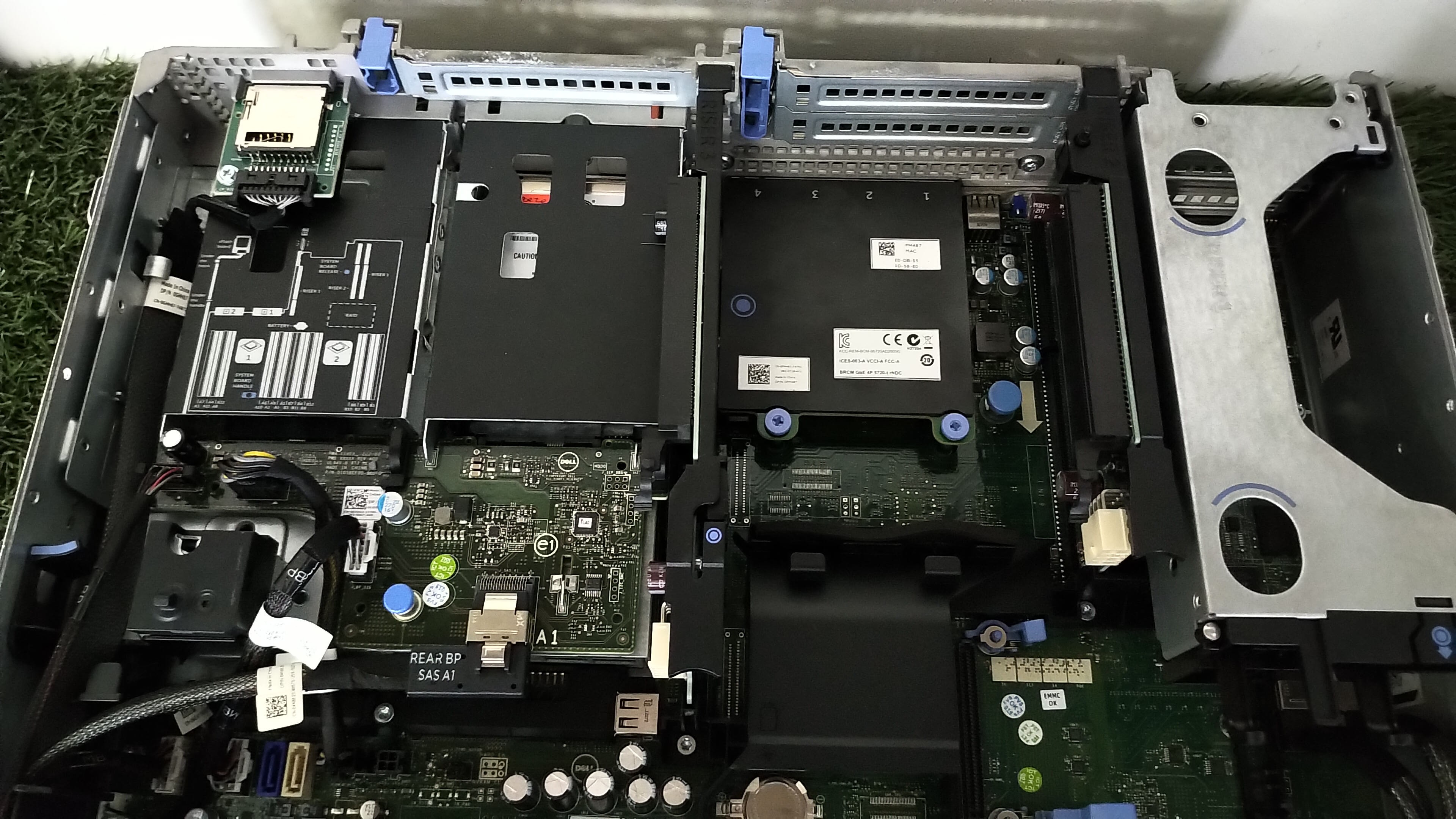 Сървър DELL Poweredge R720xd на топ цена — Vstore.bg